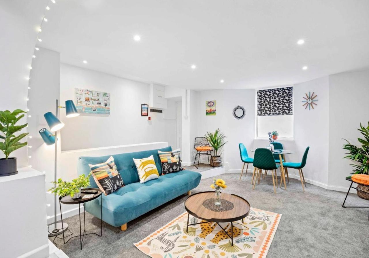 Queens Apartment - By My Getaways - Free Parking For One Car Hove Esterno foto